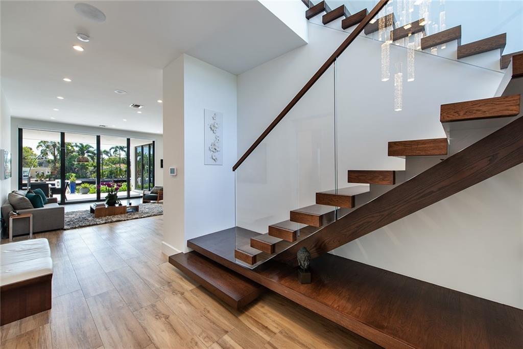 RIO VISTA ISLES - Residential