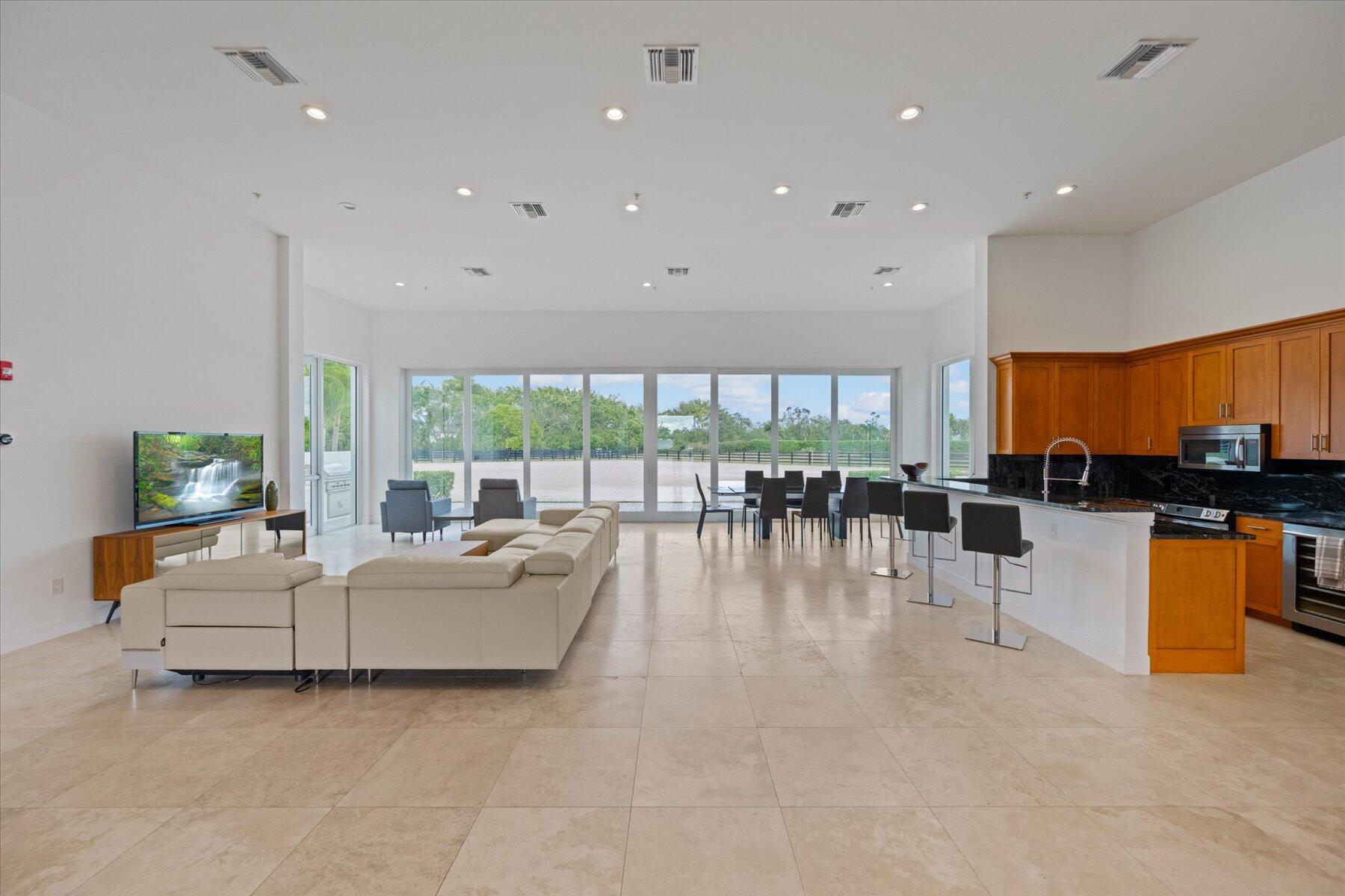 GRAND PRIX VILLAGE SOUTH - Residential