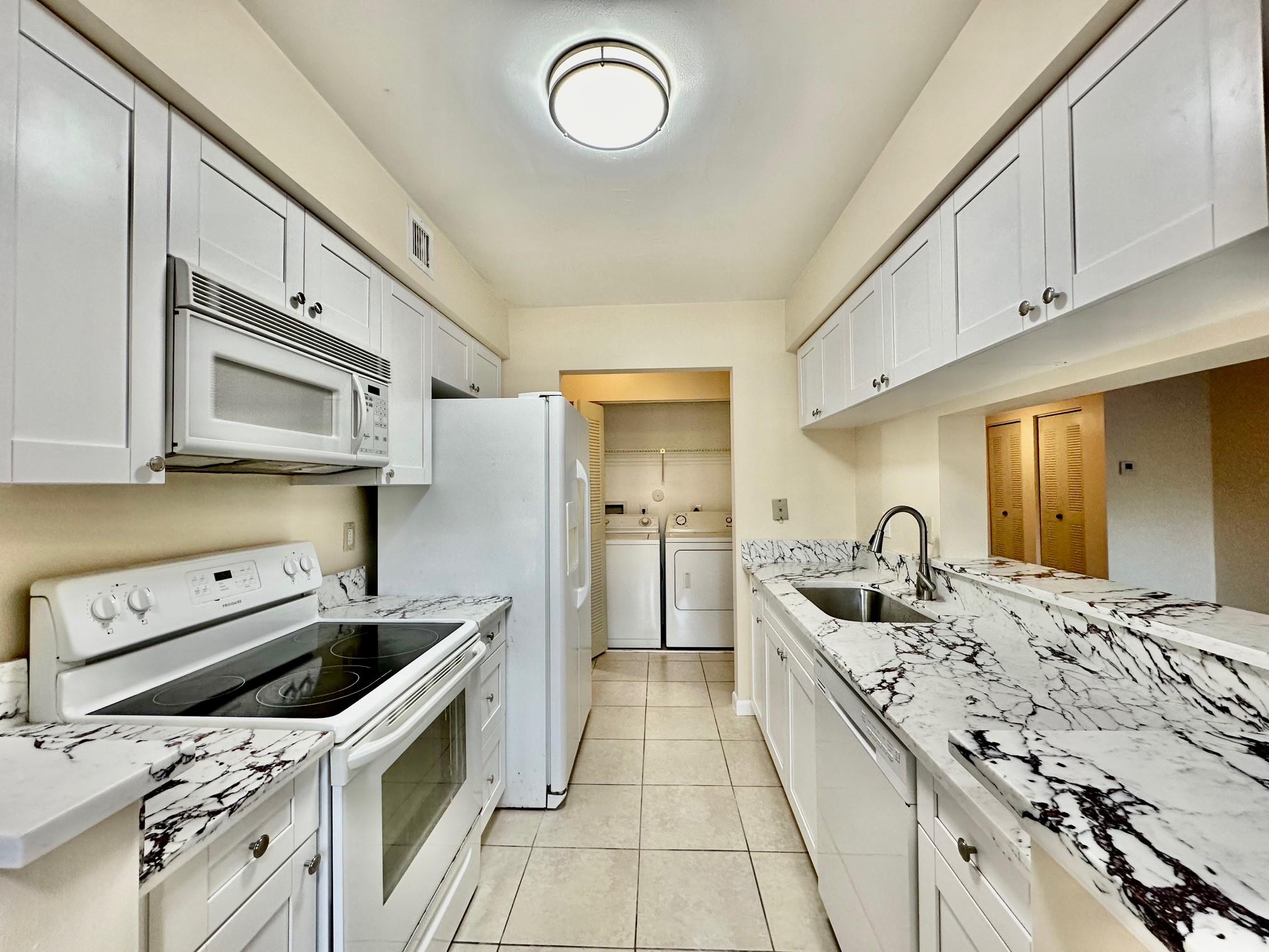 9833 Westview Dr 818