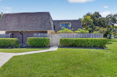 Photo of 2887 SW 22nd Circle #49B, Delray Beach, FL 33445 (MLS # B26052102)