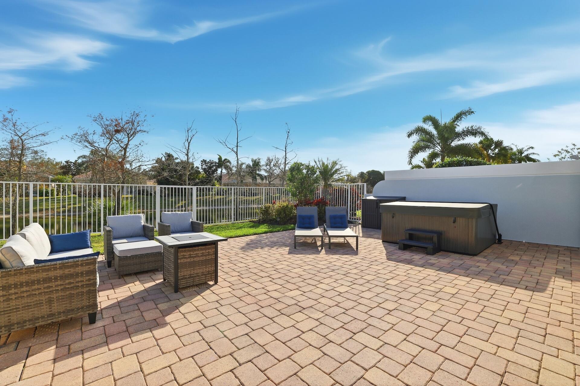 VILLAGEWALK OF WELLINGTON 5 - Residential