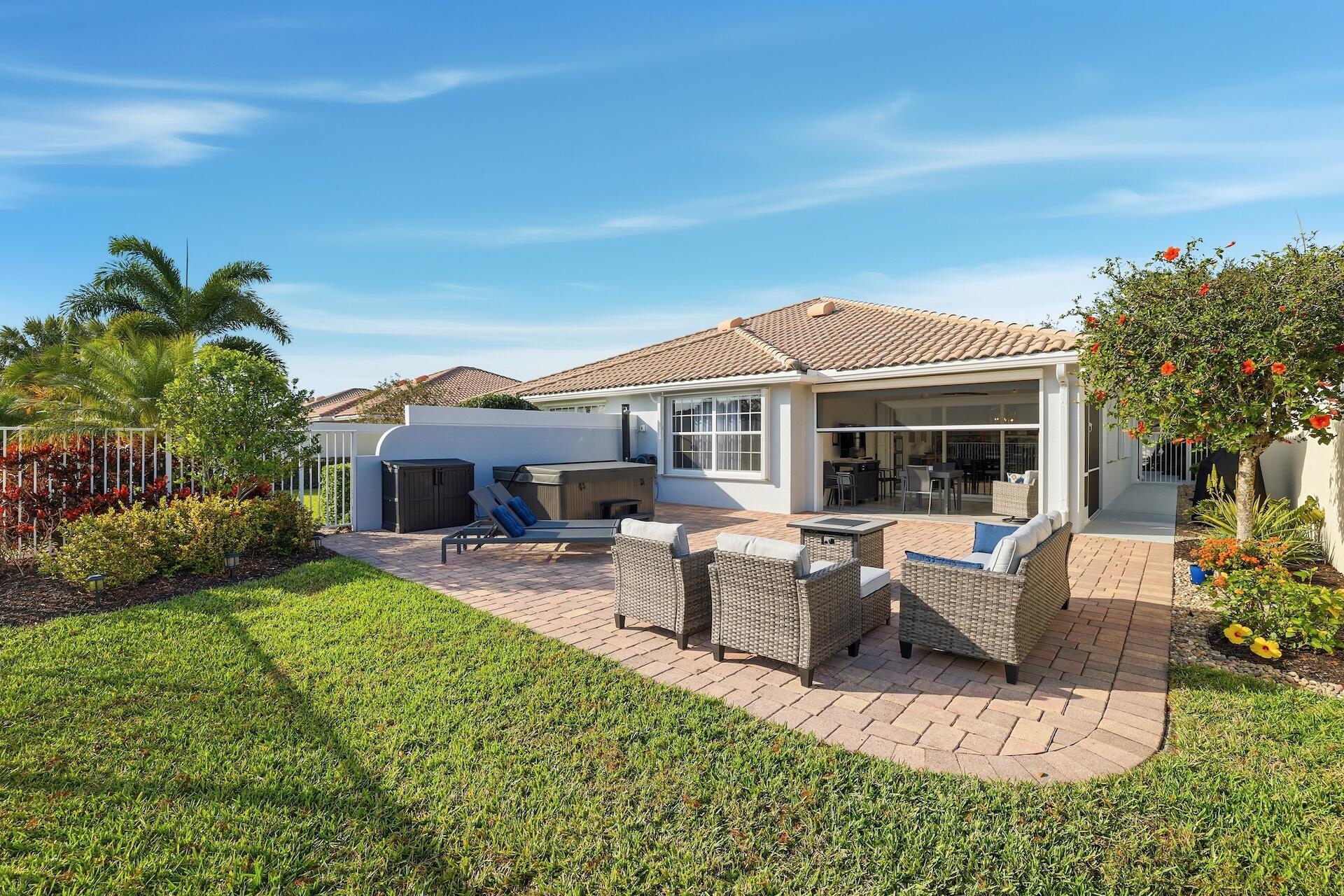 VILLAGEWALK OF WELLINGTON 5 - Residential