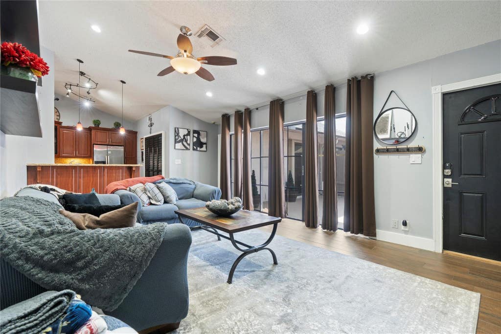 Photo of 151 NW 115TH Avenue #405, Plantation, FL 33325 (MLS # B26052306)