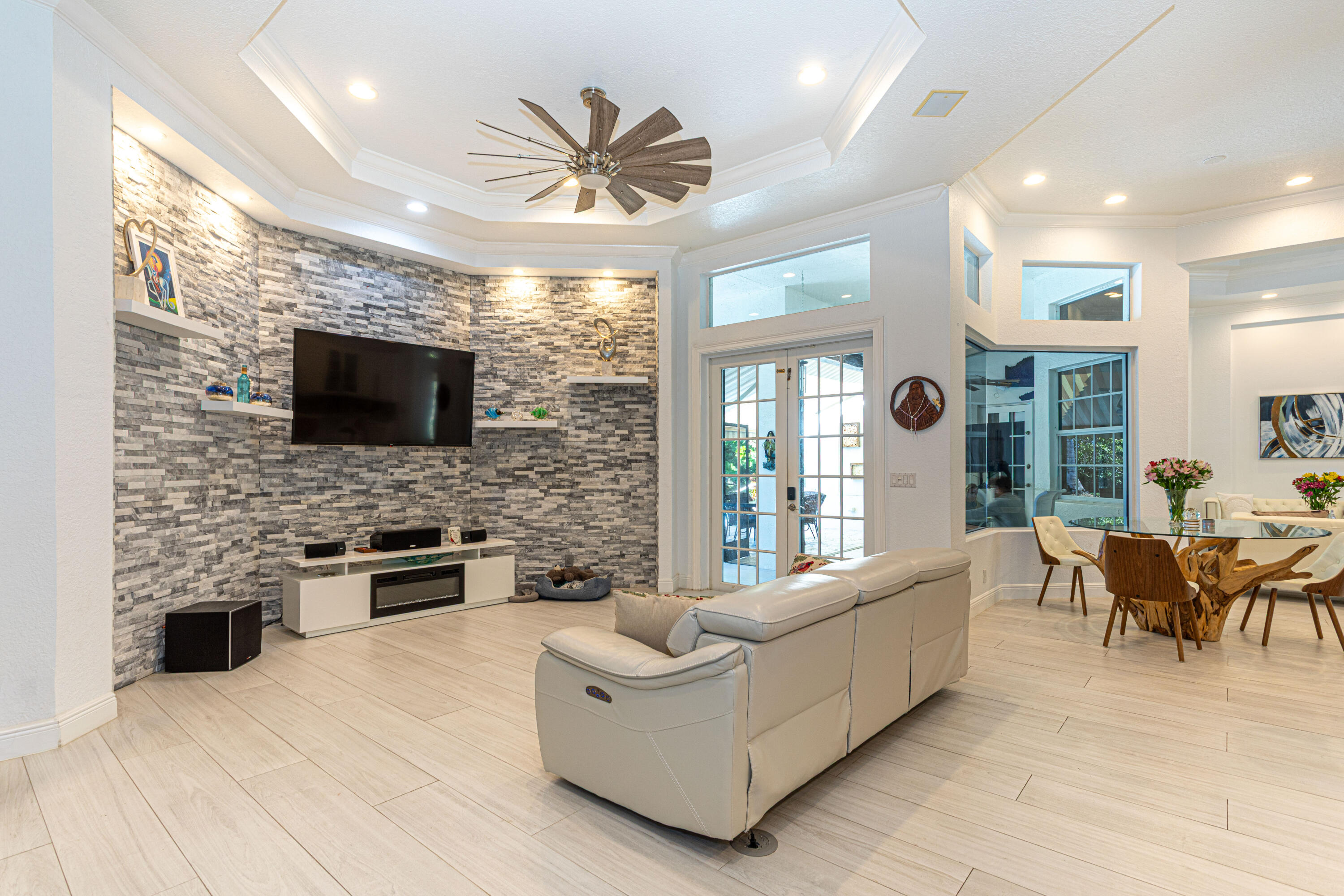 WELLINGTON AERO CLUB OF THE LANDINGS AT WELLINGTON - Residential