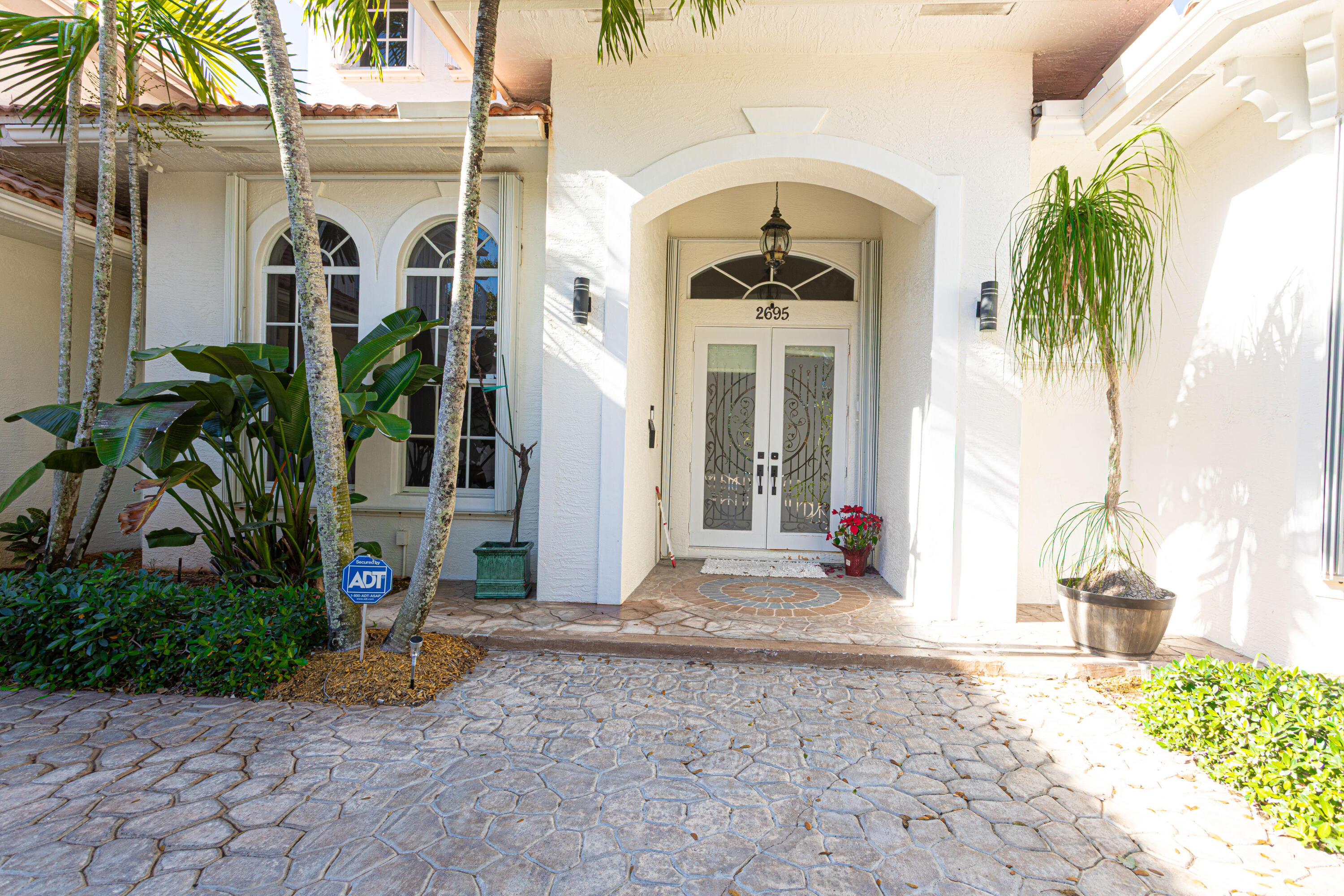 2695 Greenbriar Boulevard