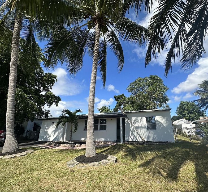 Beautiful fully updated home.  NO HOA!! Great location, minutes from Lake Osborne & 10 minutes from beach.  NEW Roof just installed and hurricane impact windows. The home has been updated with new kitchen cabinets, quartz countertops and new S/S appliances. New tankless water heater and newer A/c. Both bathrooms have been updated as well & new waterproof vinyl thru out home.  Florida room can be converted to bedroom, has utility closet for washer/dryer and storage. Double slider door leads to the back yard.  Large fenced lot with room for pool.  Must see, no restrictions.