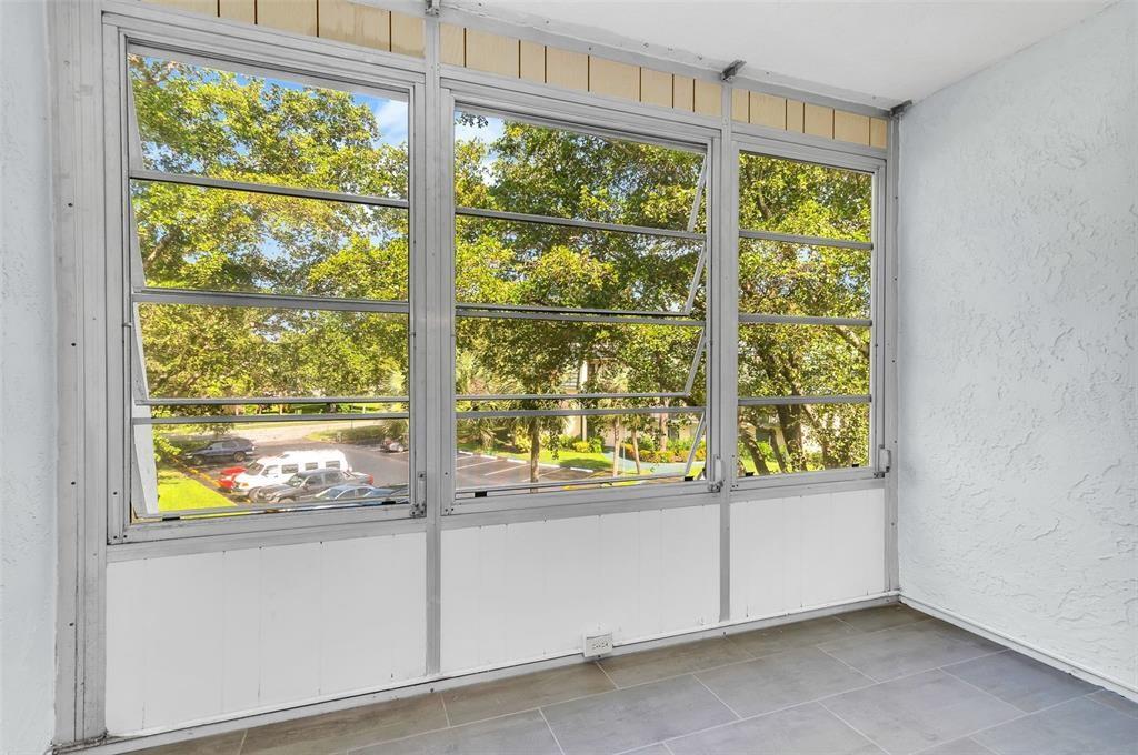 LIME BAY - Residential