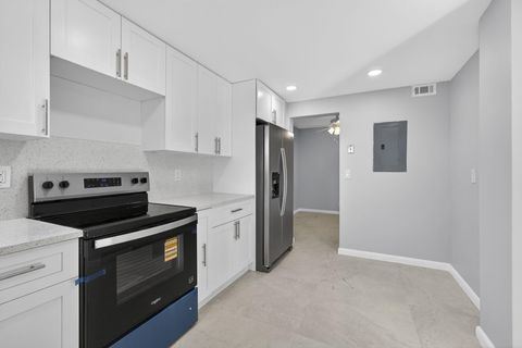 Tiny photo for 3590 Via Poinciana #202, Lake Worth, FL 33467 (MLS # R11161778)