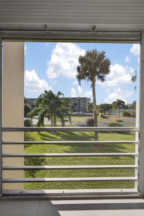 Tiny photo for 3590 Via Poinciana #202, Lake Worth, FL 33467 (MLS # R11161778)