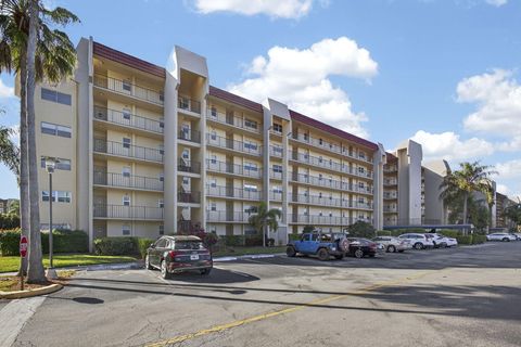 Tiny photo for 3590 Via Poinciana #202, Lake Worth, FL 33467 (MLS # R11161778)