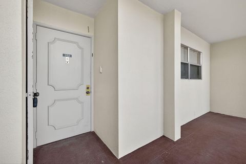 Tiny photo for 3590 Via Poinciana #202, Lake Worth, FL 33467 (MLS # R11161778)