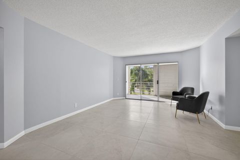Tiny photo for 3590 Via Poinciana #202, Lake Worth, FL 33467 (MLS # R11161778)