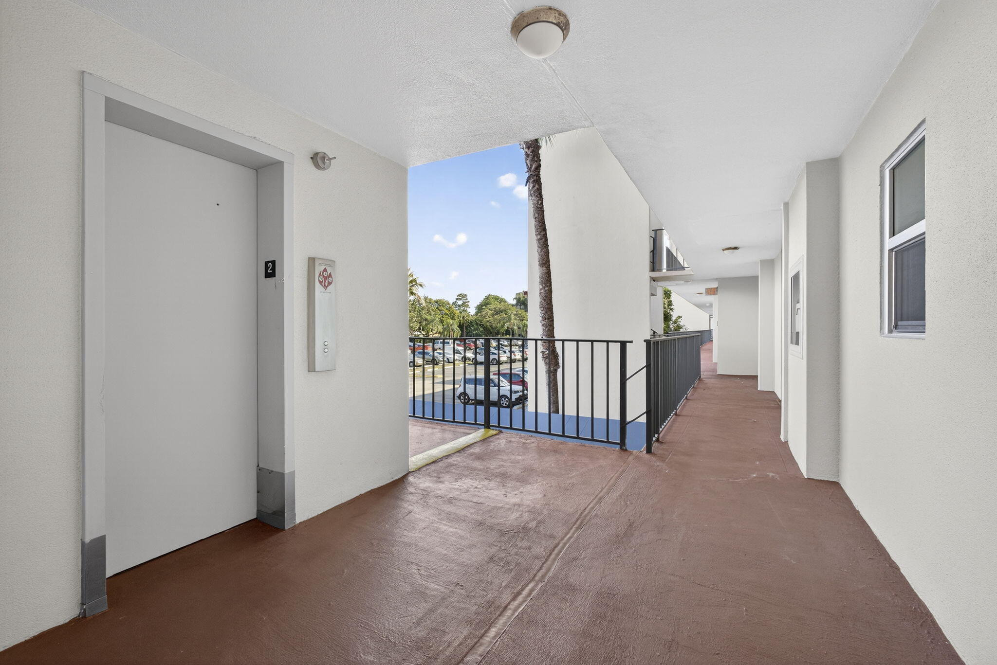 3590 Via Poinciana 202