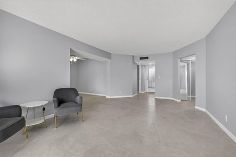 Tiny photo for 3590 Via Poinciana #202, Lake Worth, FL 33467 (MLS # R11161778)