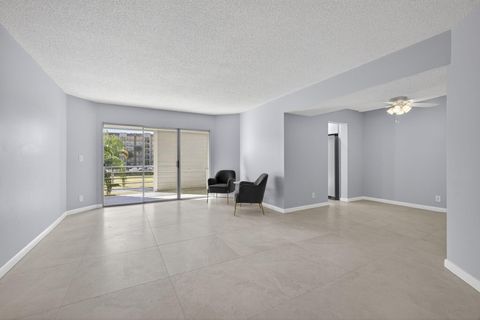 Tiny photo for 3590 Via Poinciana #202, Lake Worth, FL 33467 (MLS # R11161778)