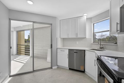 Tiny photo for 3590 Via Poinciana #202, Lake Worth, FL 33467 (MLS # R11161778)