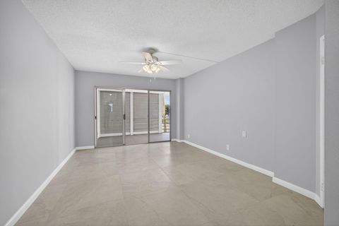 Tiny photo for 3590 Via Poinciana #202, Lake Worth, FL 33467 (MLS # R11161778)