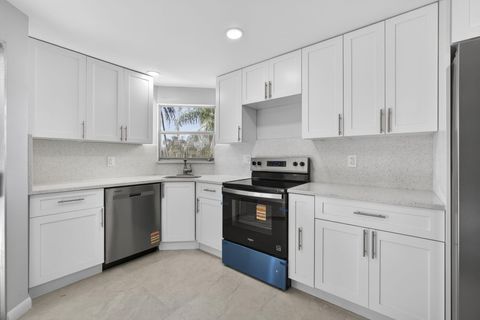 Tiny photo for 3590 Via Poinciana #202, Lake Worth, FL 33467 (MLS # R11161778)