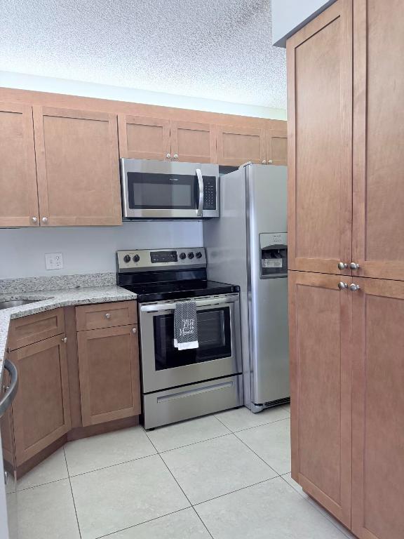 PALM CLUB WEST VILLAGE 1 CONDO - Residential Lease