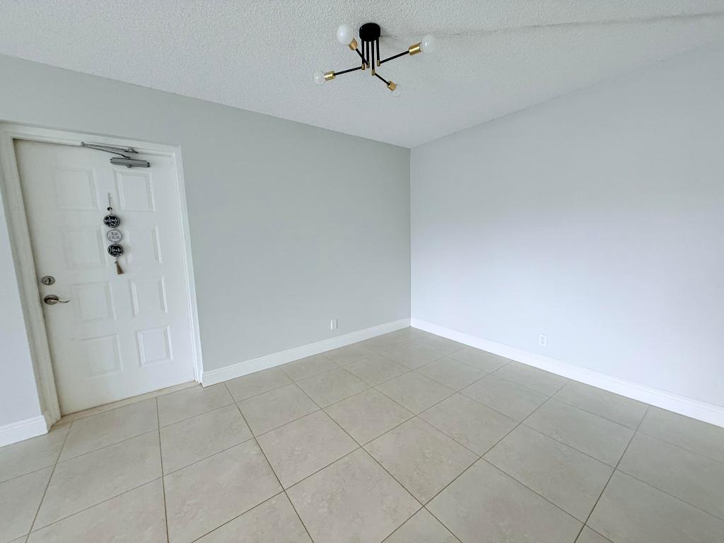 PALM CLUB WEST VILLAGE 1 CONDO - Residential Lease