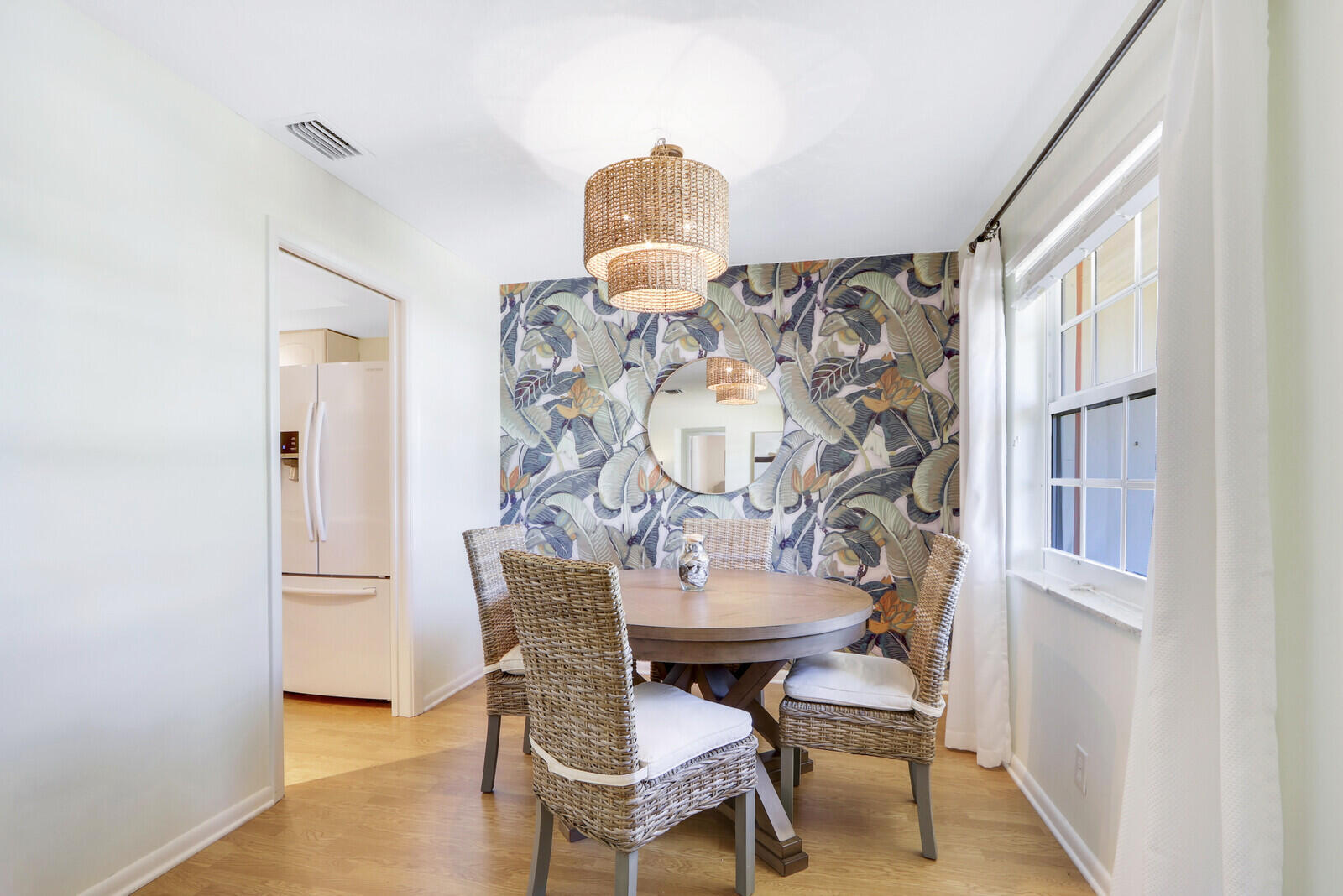 THE SOUNDINGS - Residential Lease