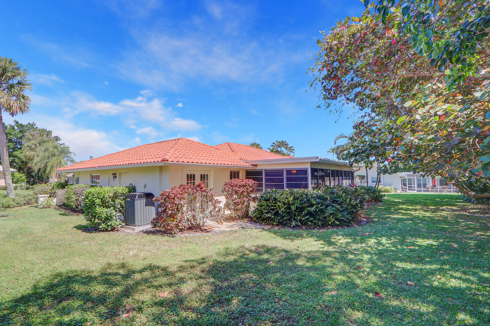 THE SOUNDINGS - Residential Lease