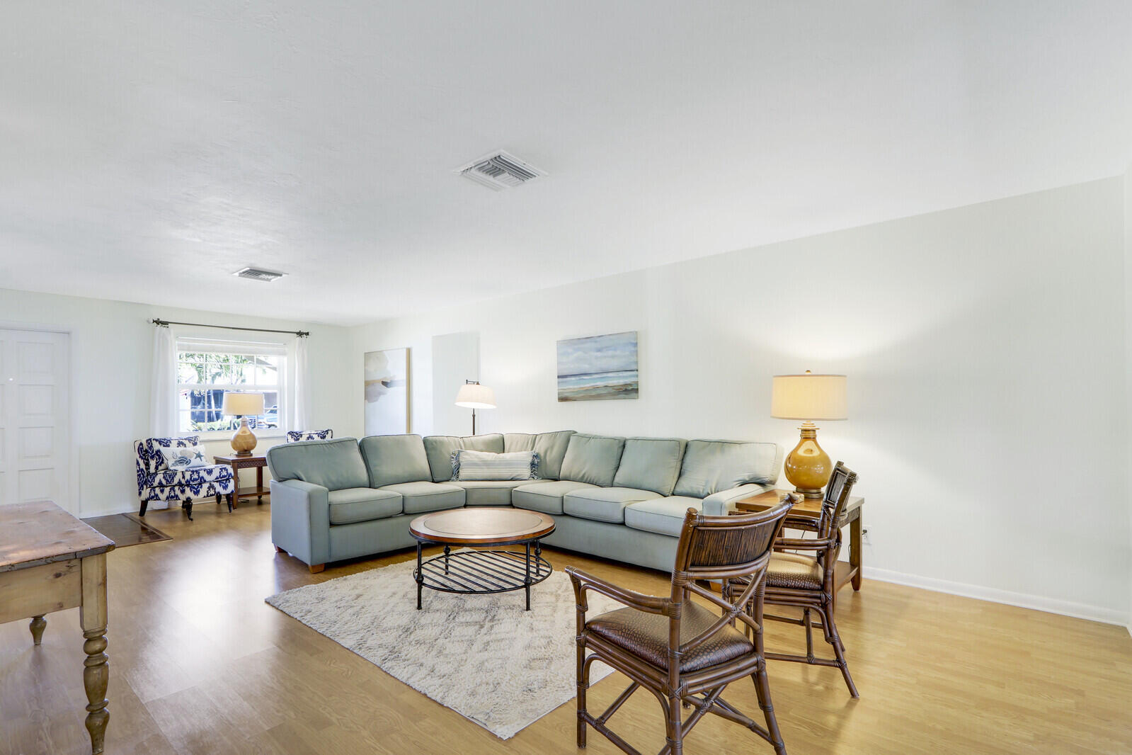 THE SOUNDINGS - Residential Lease