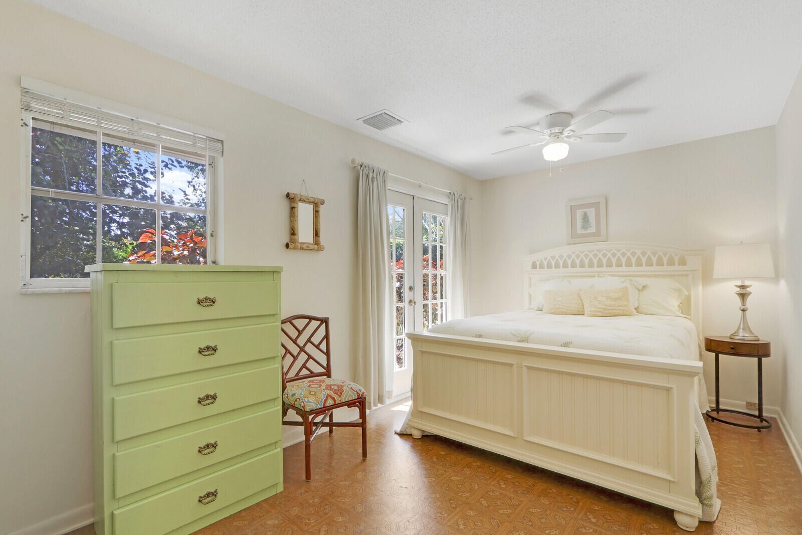 THE SOUNDINGS - Residential Lease