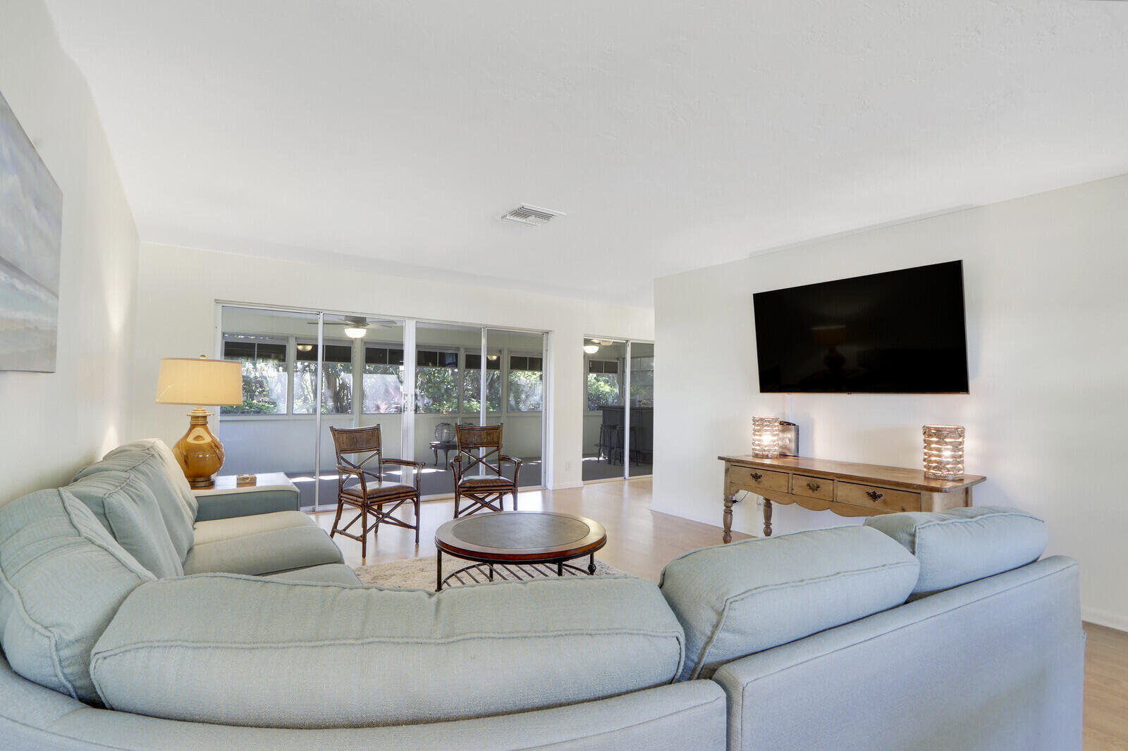 THE SOUNDINGS - Residential Lease