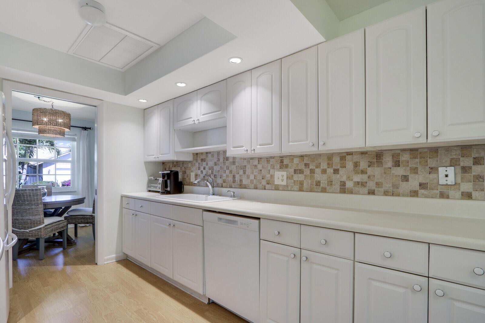 THE SOUNDINGS - Residential Lease