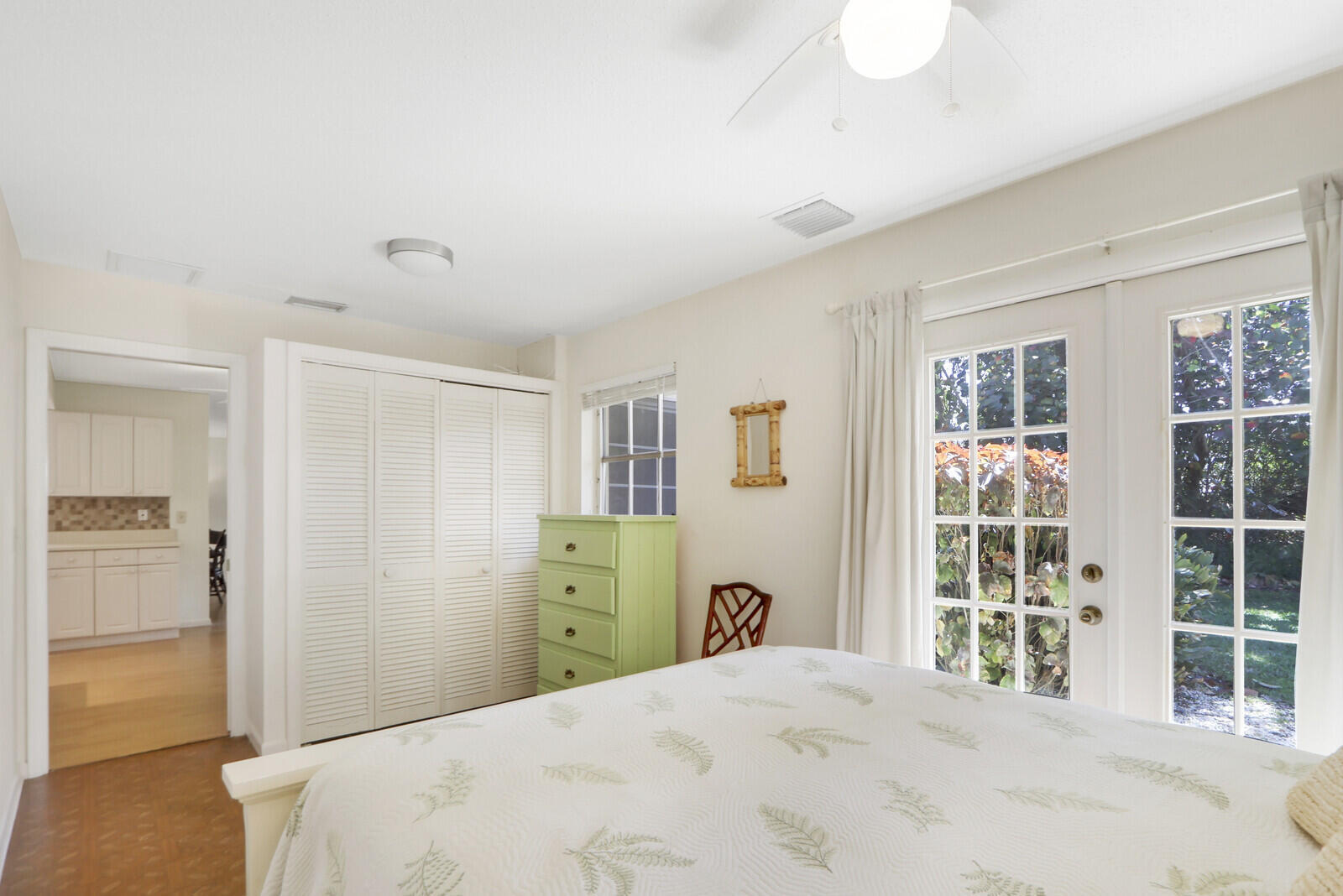 THE SOUNDINGS - Residential Lease