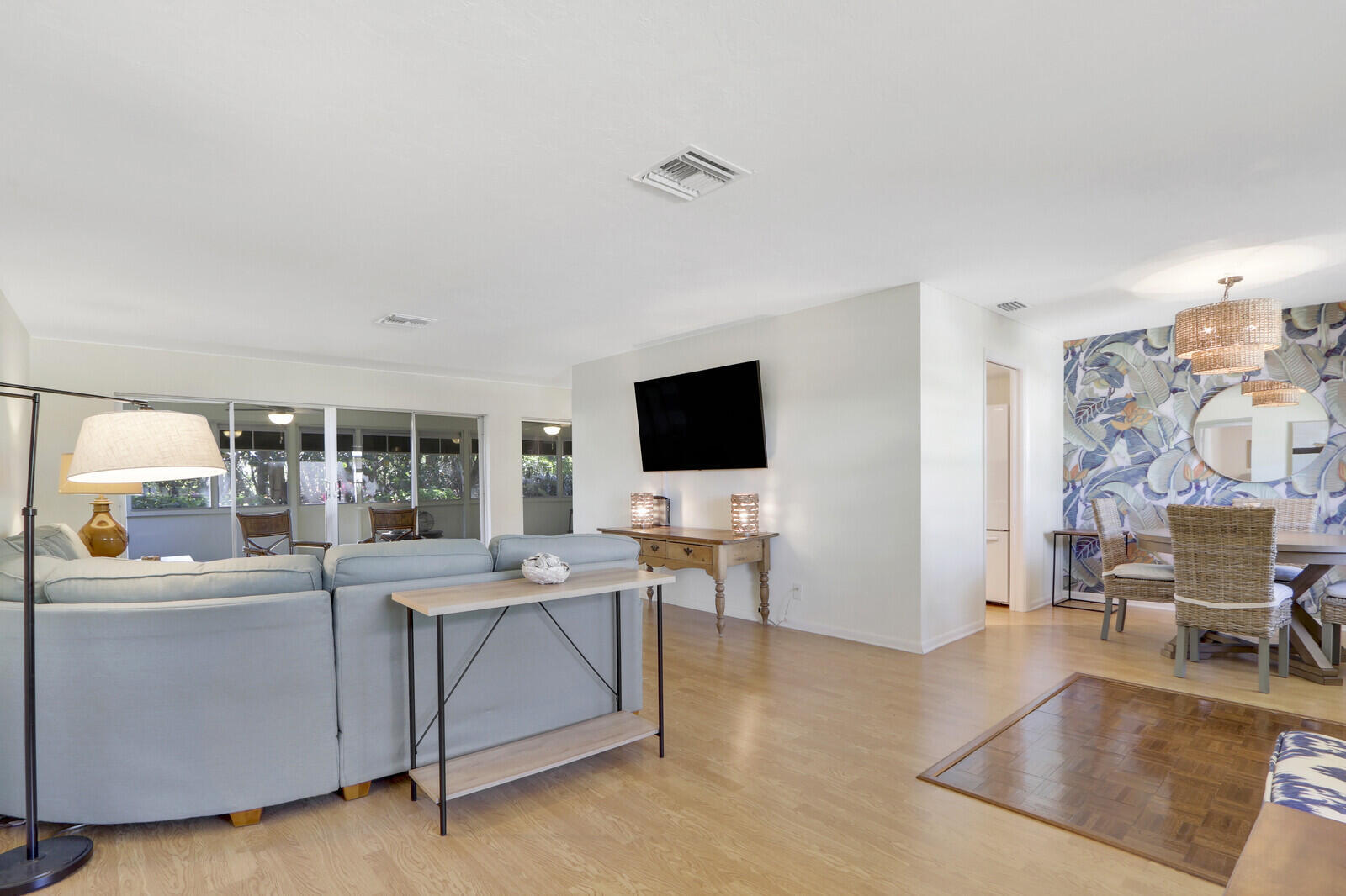 THE SOUNDINGS - Residential Lease