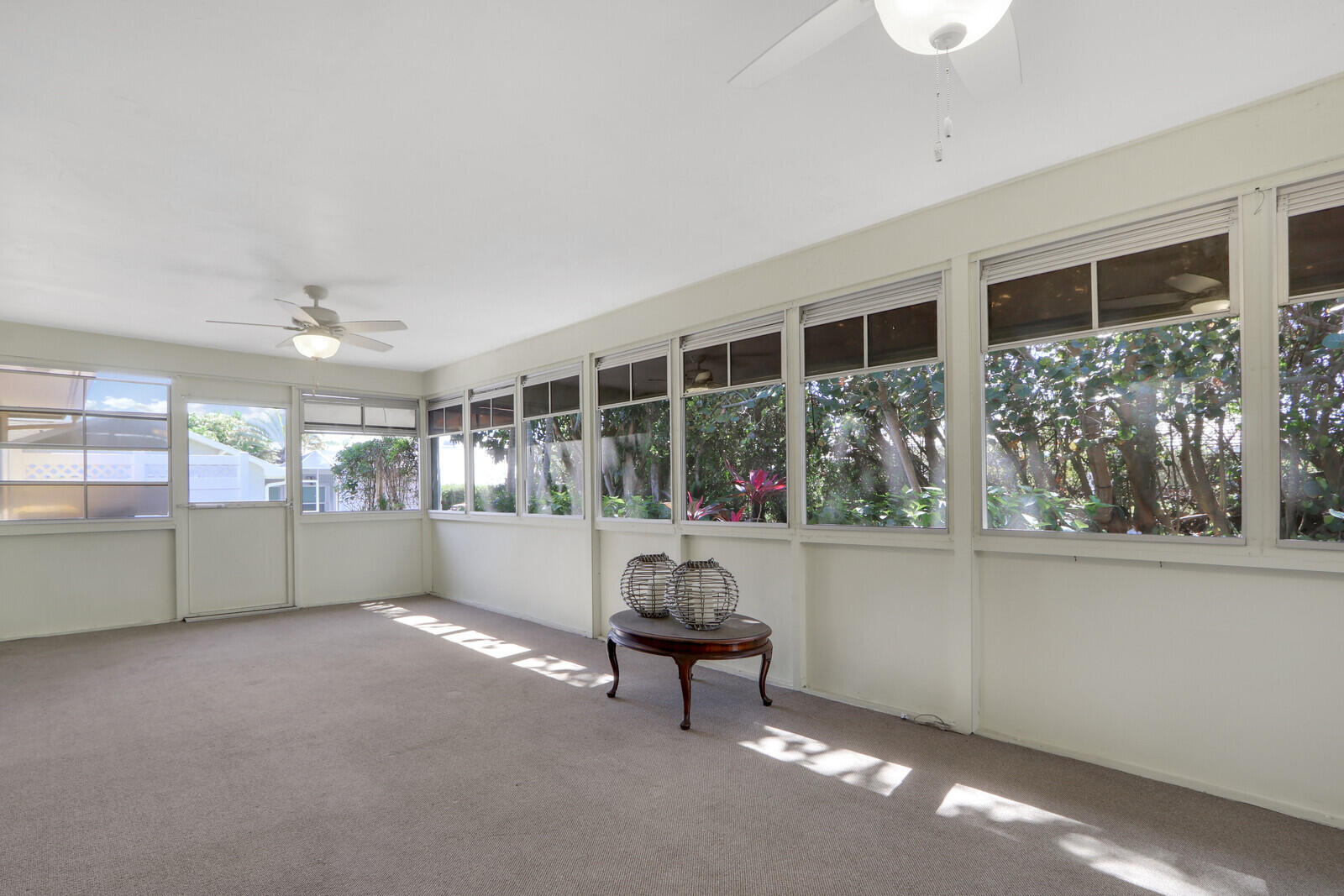 THE SOUNDINGS - Residential Lease