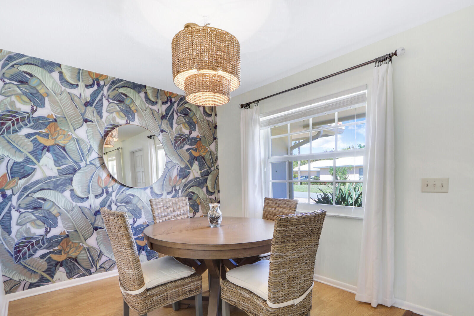 THE SOUNDINGS - Residential Lease