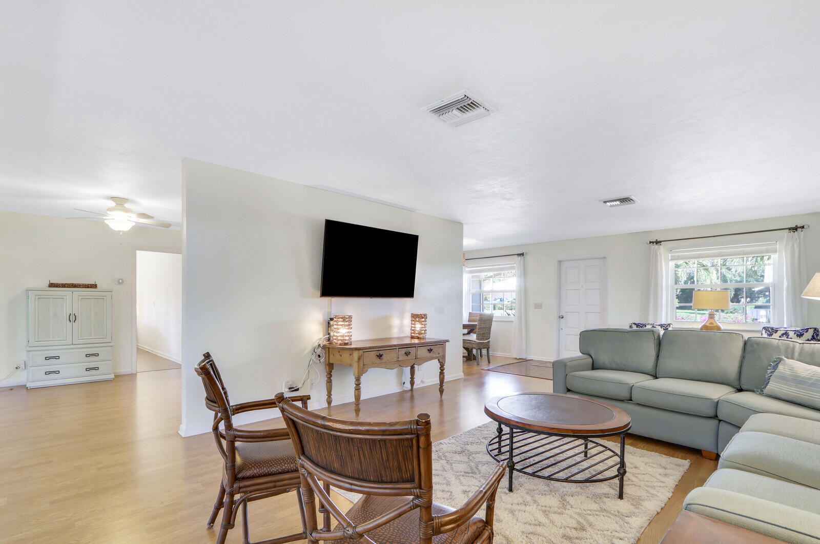 THE SOUNDINGS - Residential Lease