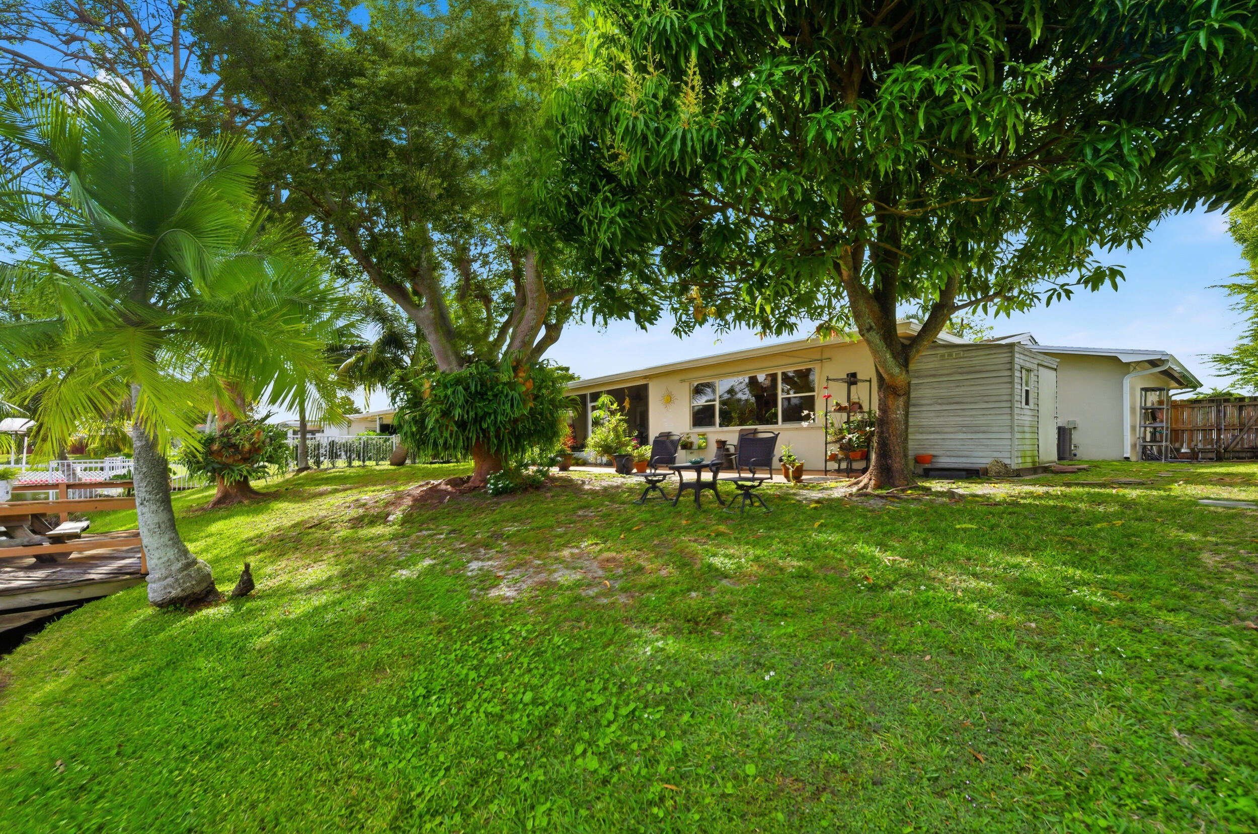 PEMBROKE LAKES SEC THREE - Residential