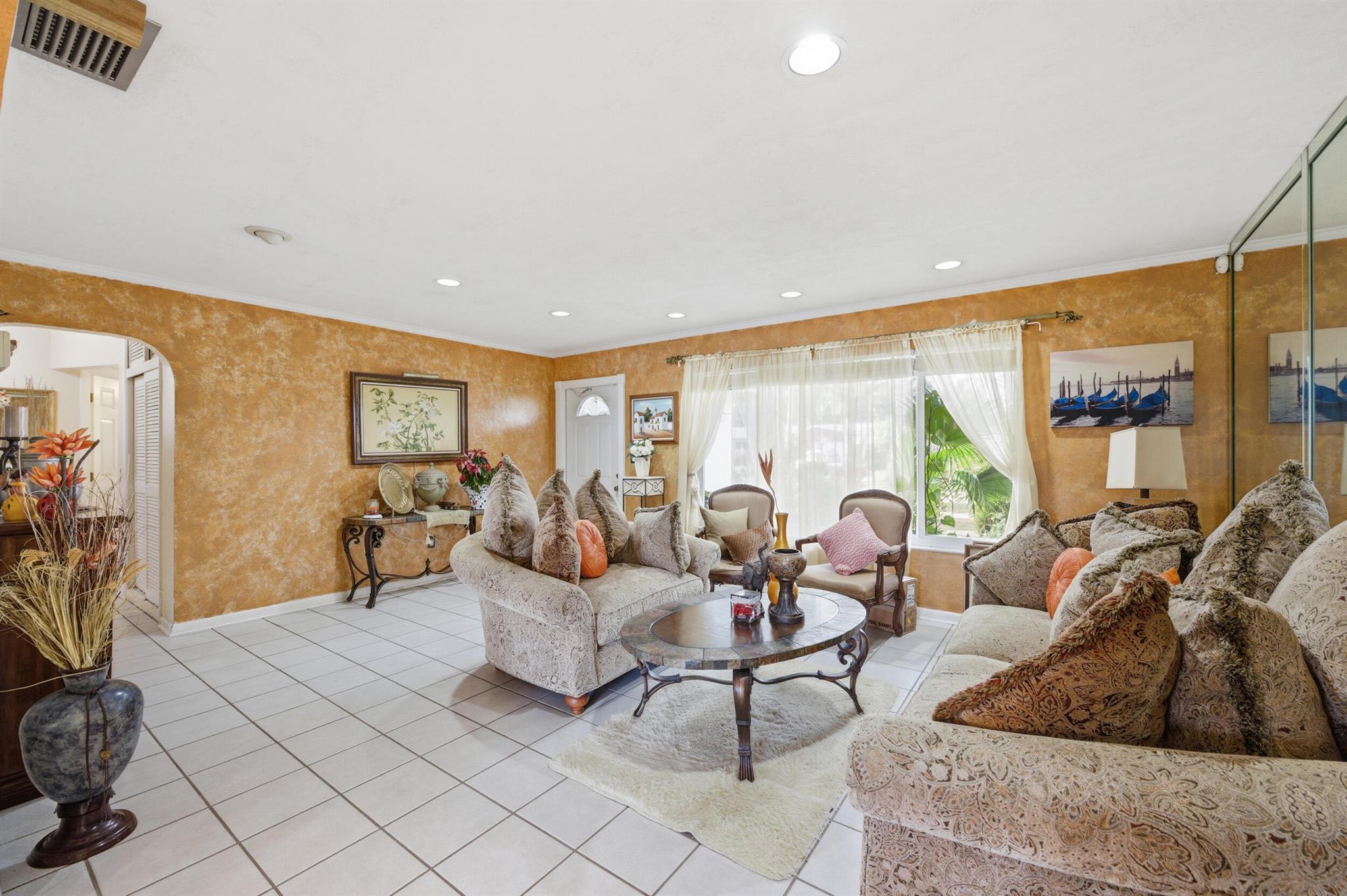 PEMBROKE LAKES SEC THREE - Residential