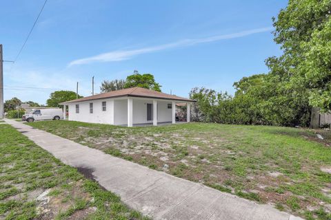 A home in Deerfield Beach