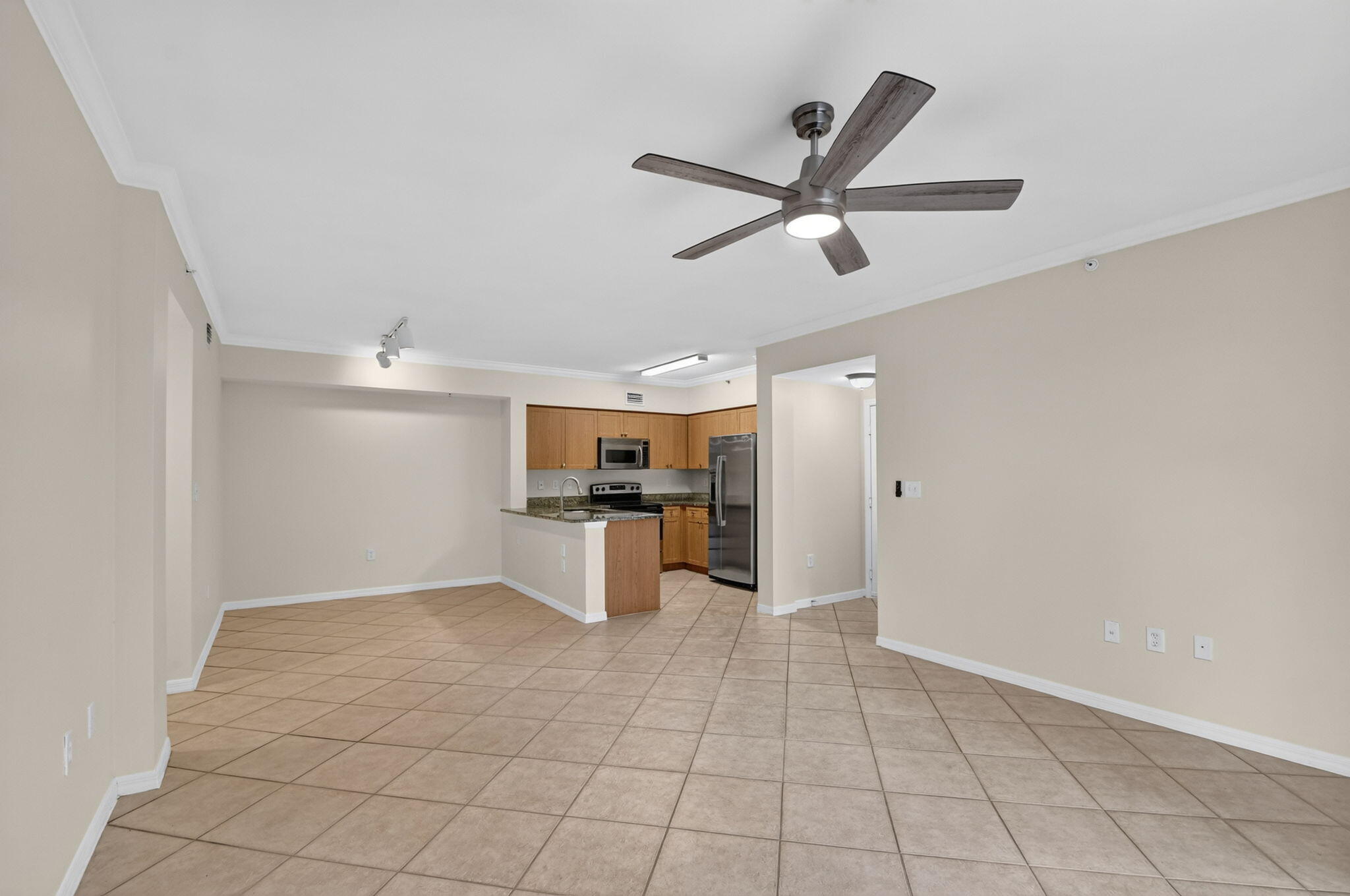 6370 EMERALD DUNES Drive 203