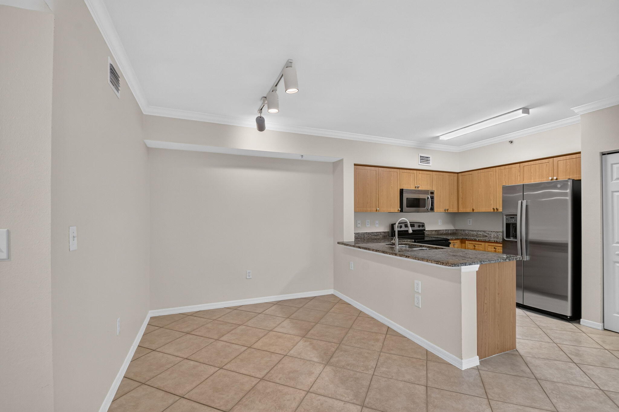 6370 EMERALD DUNES Drive 203