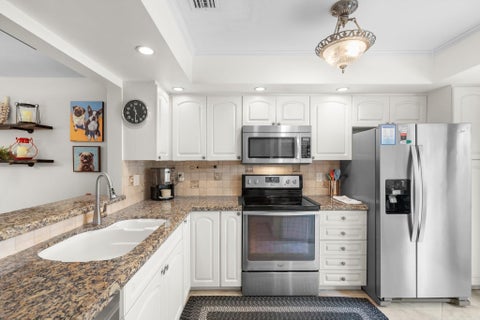 Tiny photo for 2116 NE 44TH Street, Lighthouse Point, FL 33064 (MLS # B26053832)