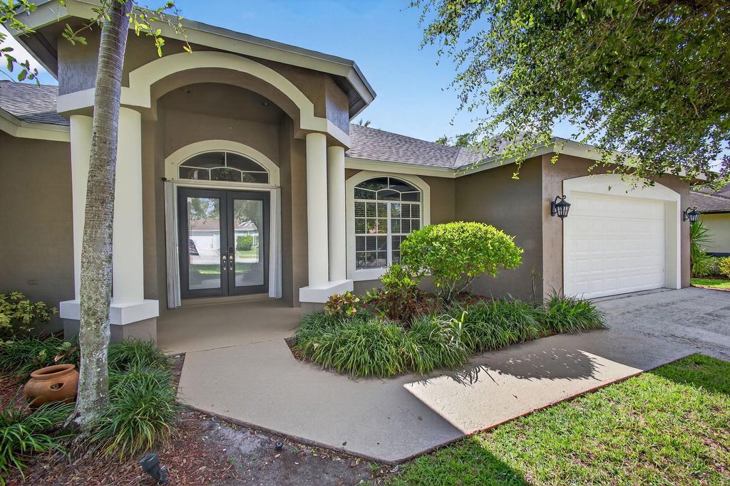 Photo of 1500 Firethorn Drive, Wellington, FL 33414 (MLS # R11100387)
