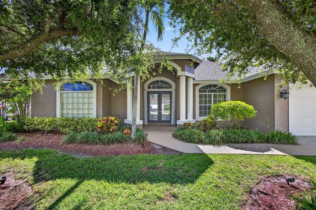 Photo of 1500 Firethorn Drive, Wellington, FL 33414 (MLS # R11100387)