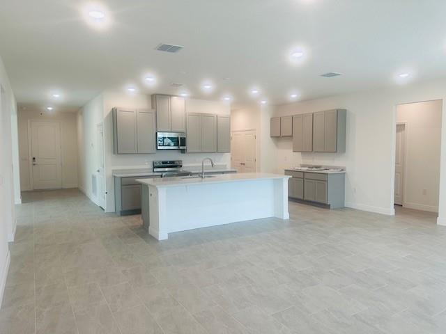 1070 SW Versailles Ave