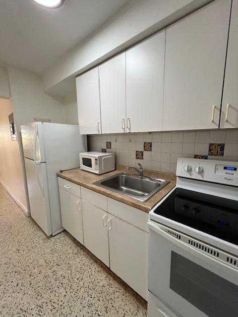 PALM BEACH SHORES - Residential Lease