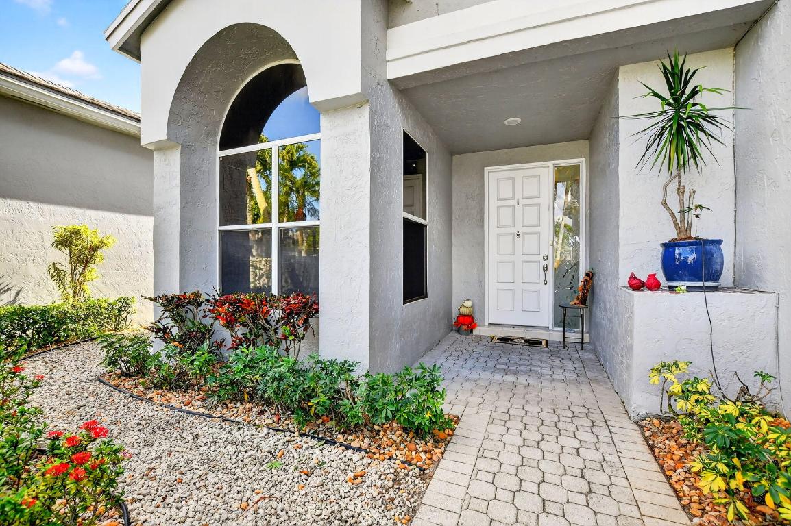 7816 Travlers Tree Drive