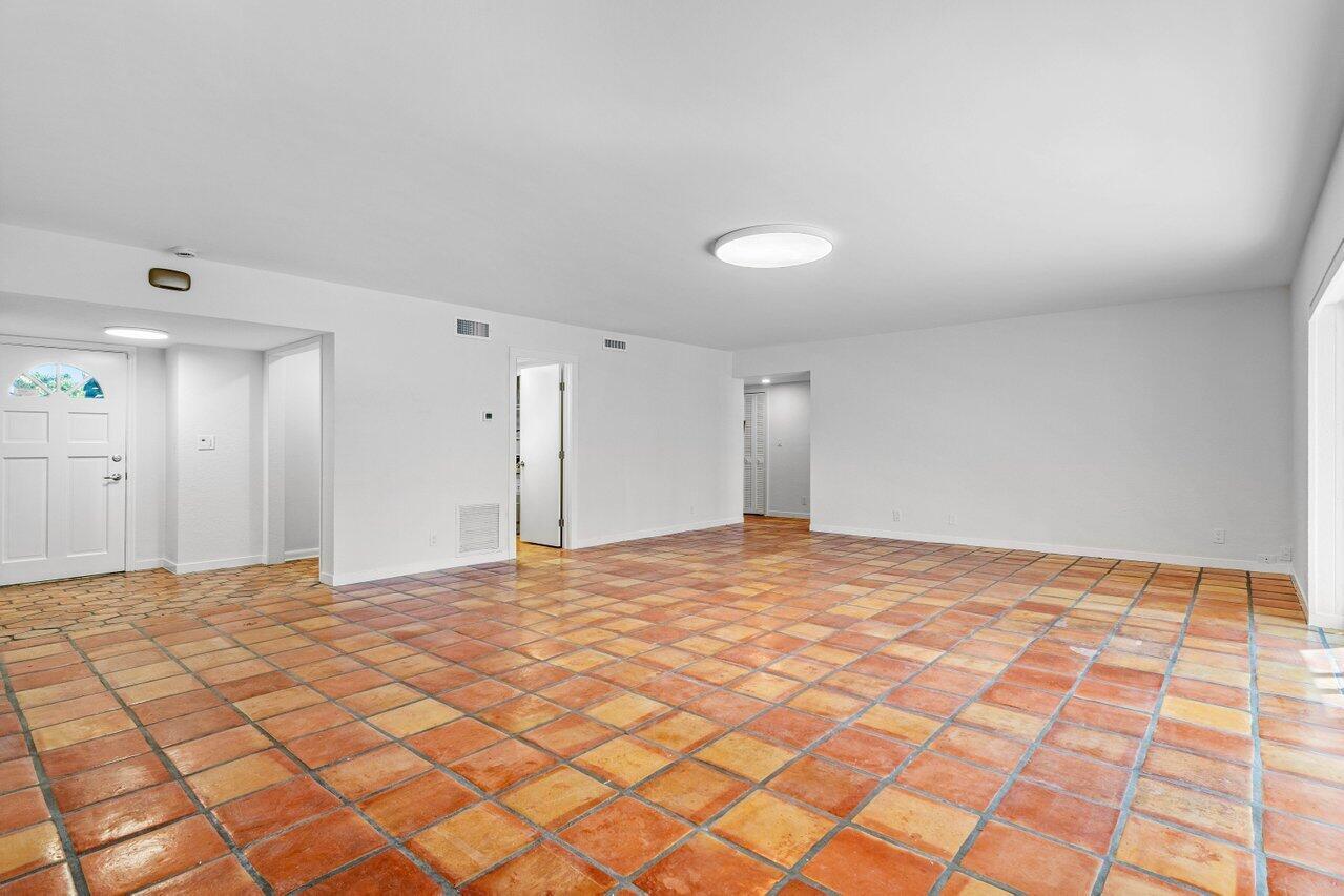 SILVER SHORES SUB TRACT - Residential