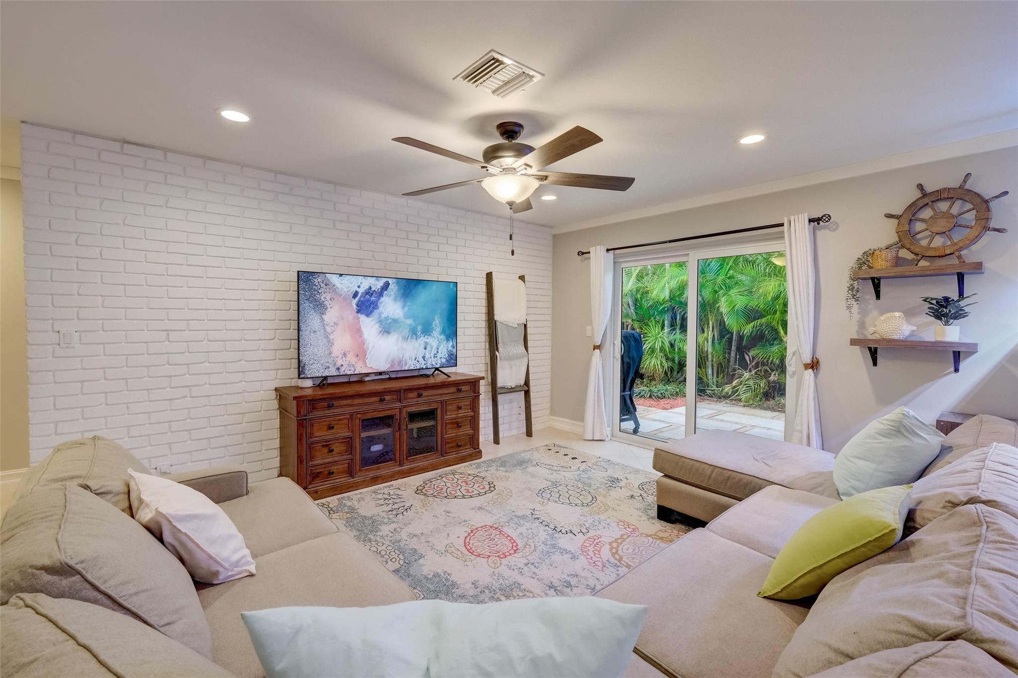 AMBASSADOR PARK - Residential