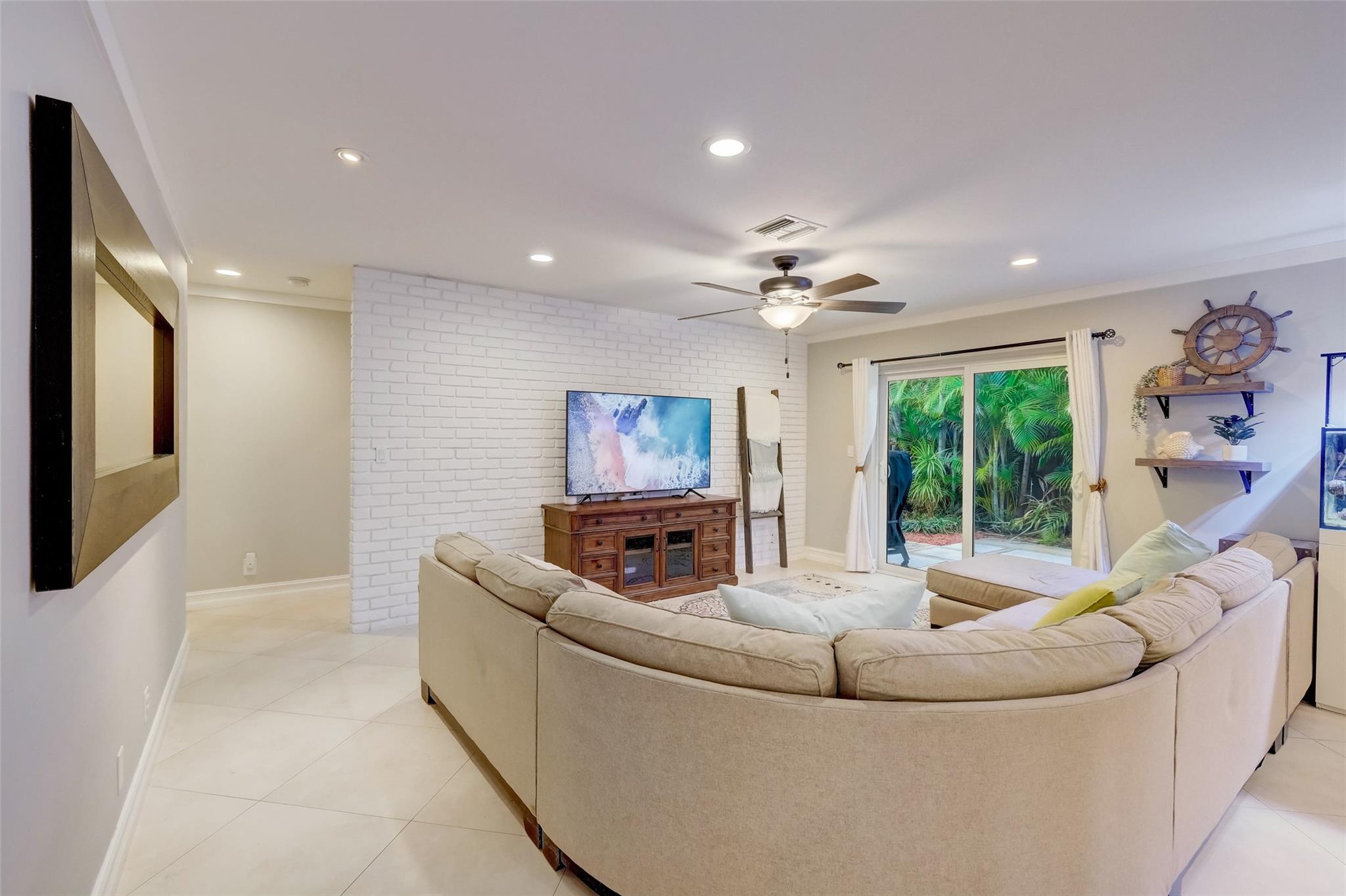 AMBASSADOR PARK - Residential