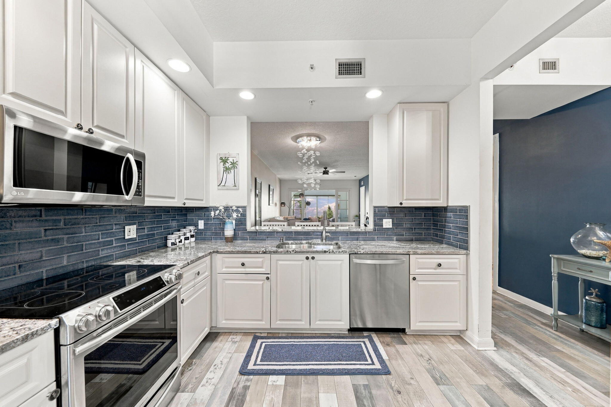 34 Harbour Isle Drive W 204